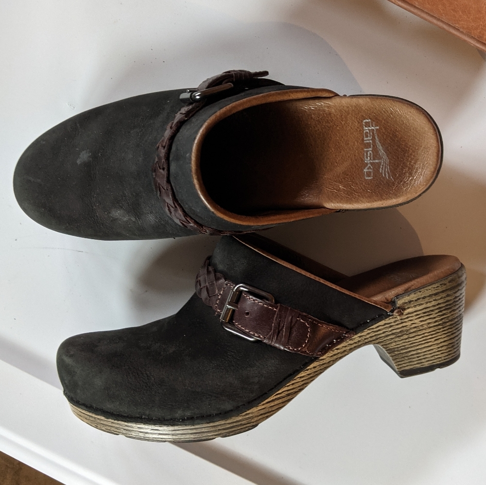 Dansko black Melanie Nubuck clogs y2k